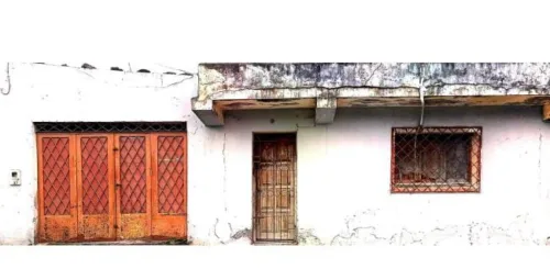 Inmueble ubicado en calle 17 N° 286 entre calle 6 y 8 de Villa Mariano Moreno